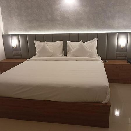 White Lake Resort Bilikere Екстериор снимка